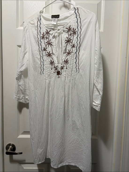 Tommy Bahama Tops - Tommy Bahama White Cotton Top with Brown Label and Embroidery